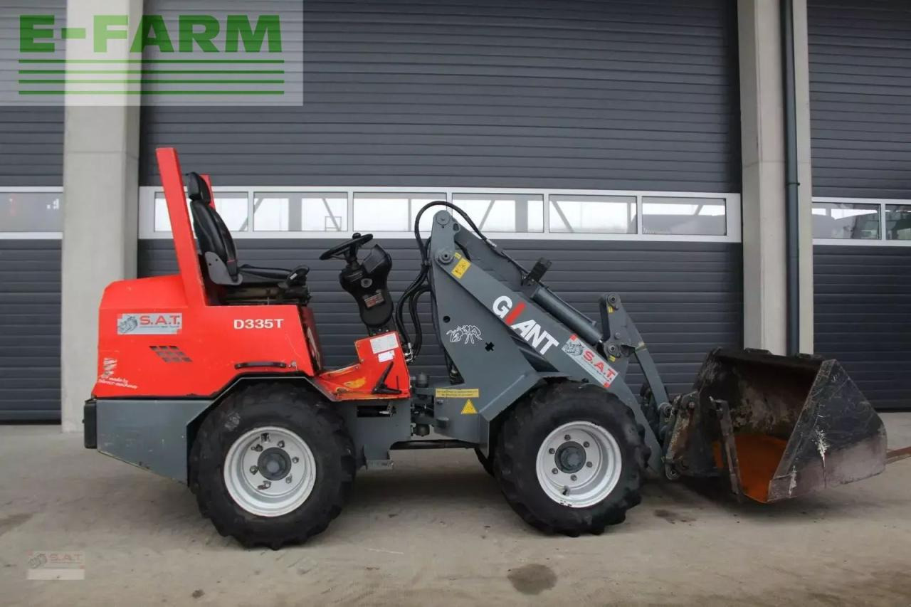 Giant hoflader d 335 t - Chargeuse sur pneus: photos 5 Giant hoflader d 335 t - Chargeuse sur pneus: photos 5