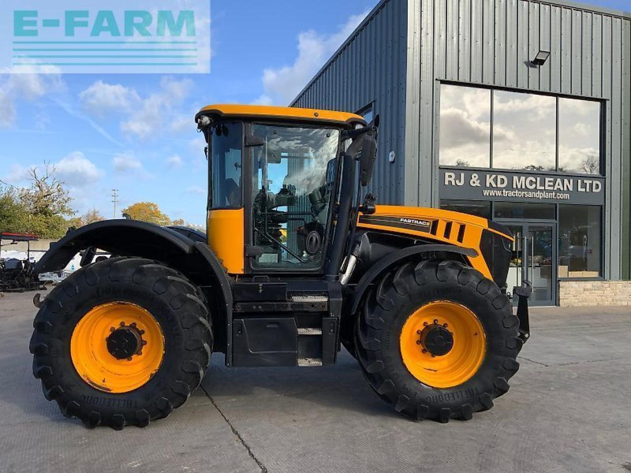JCB 4220 fastrac tractor (st24436) - Tracteur agricole: photos 1 JCB 4220 fastrac tractor (st24436) - Tracteur agricole: photos 1