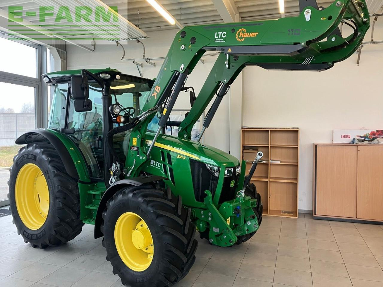 John Deere 5115R - Tracteur agricole: photos 3 John Deere 5115R - Tracteur agricole: photos 3