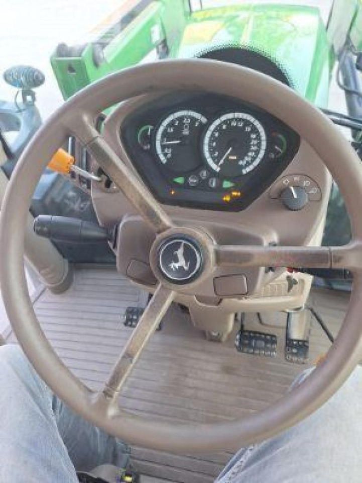 John Deere 6115R - Tracteur agricole: photos 4 John Deere 6115R - Tracteur agricole: photos 4