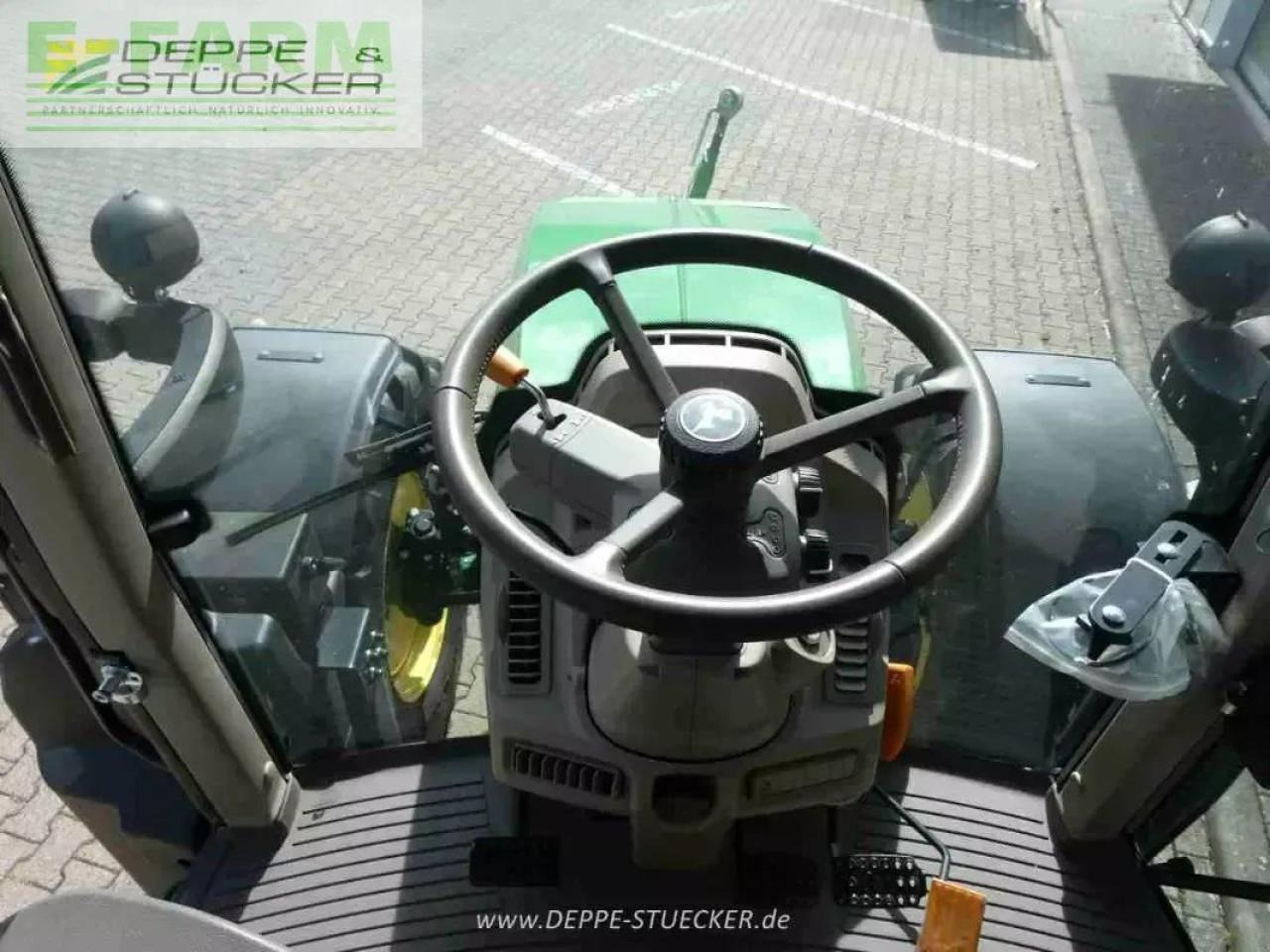 Tracteur agricole John Deere 6120m: photos 11