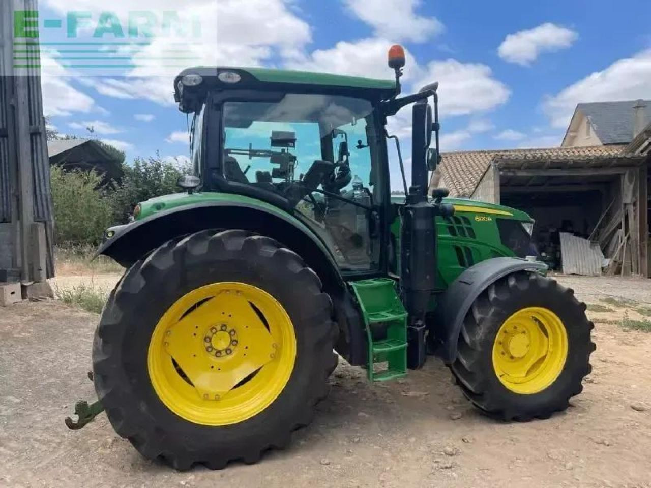 John Deere 6120r - Tracteur agricole: photos 1 John Deere 6120r - Tracteur agricole: photos 1
