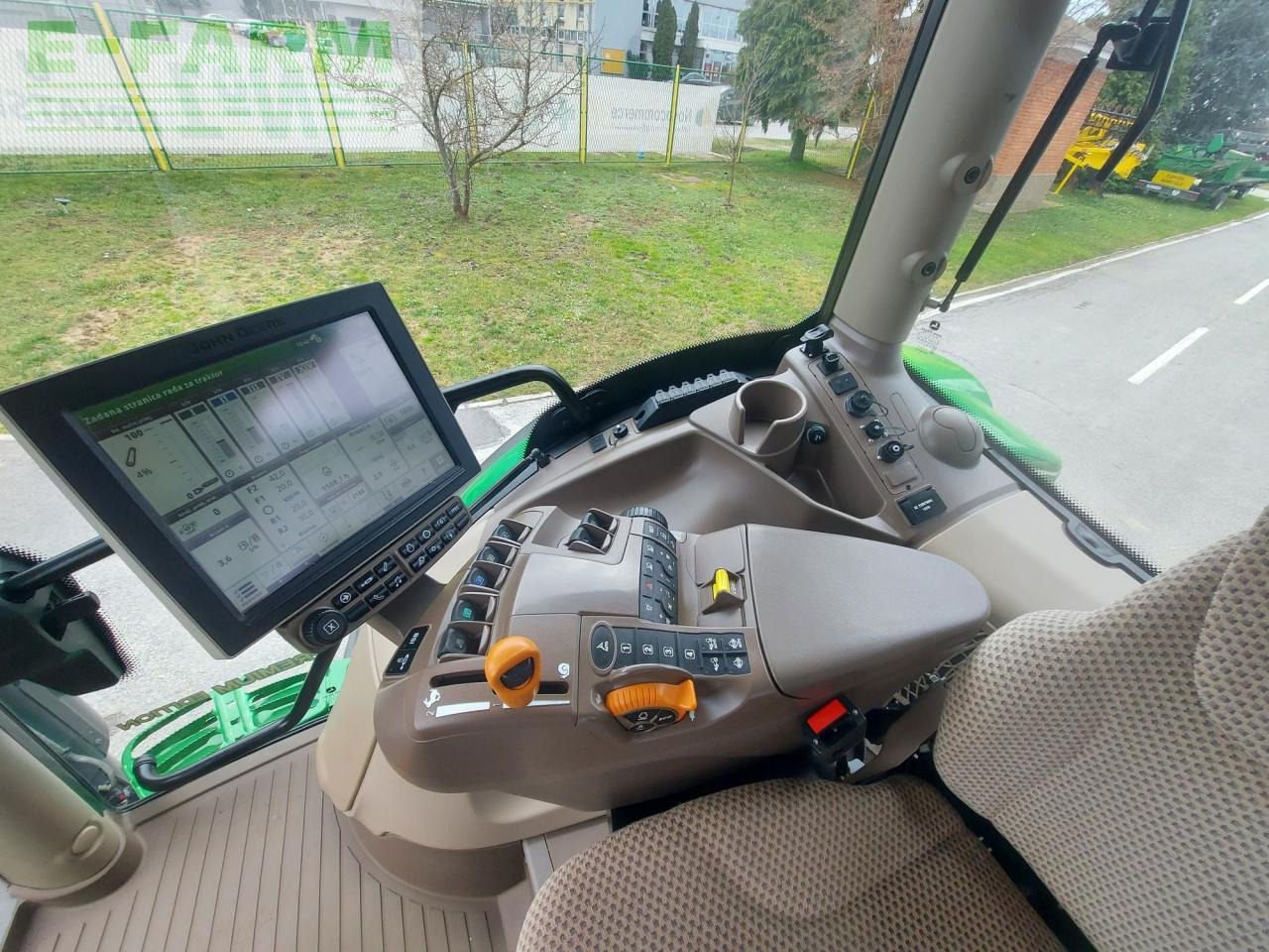 John Deere 6130R - Tracteur agricole: photos 4 John Deere 6130R - Tracteur agricole: photos 4