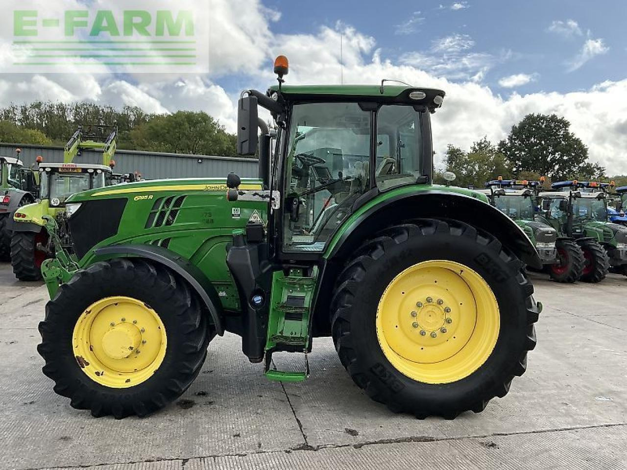 John Deere 6195r tractor (st24010) - Tracteur agricole: photos 5 John Deere 6195r tractor (st24010) - Tracteur agricole: photos 5