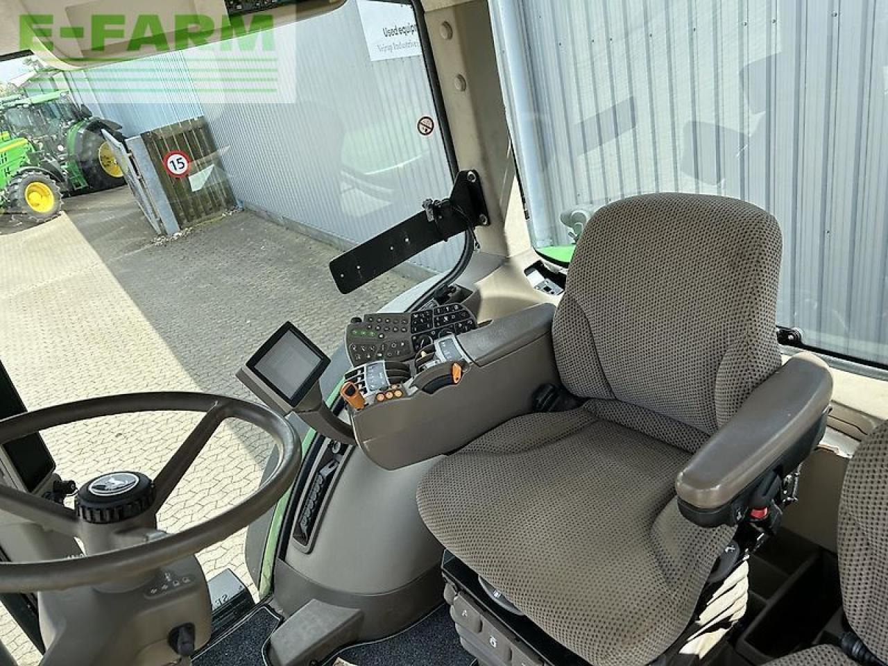 Tracteur agricole John Deere 7230r: photos 23