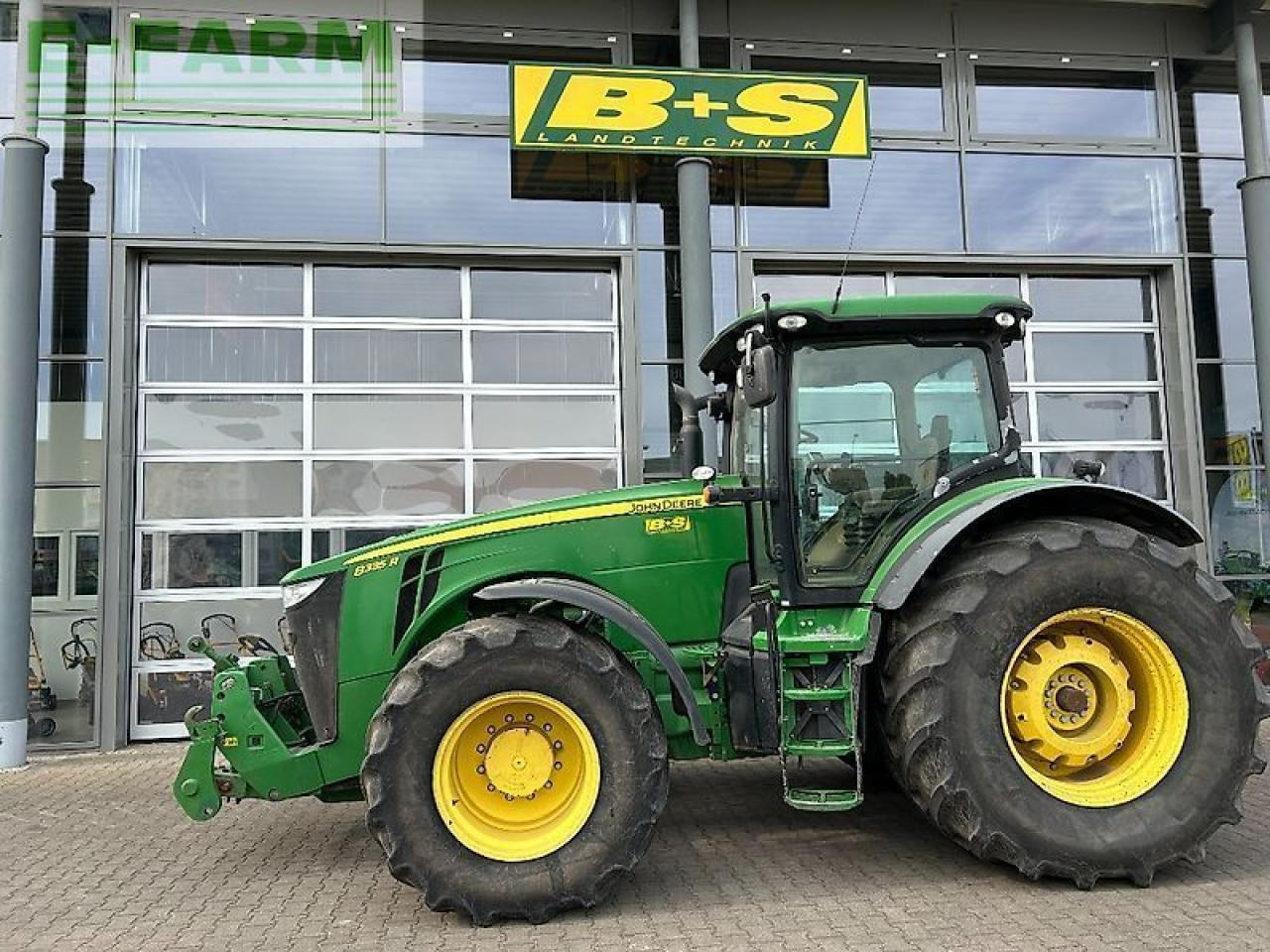 John Deere 8335r - Tracteur agricole: photos 1 John Deere 8335r - Tracteur agricole: photos 1