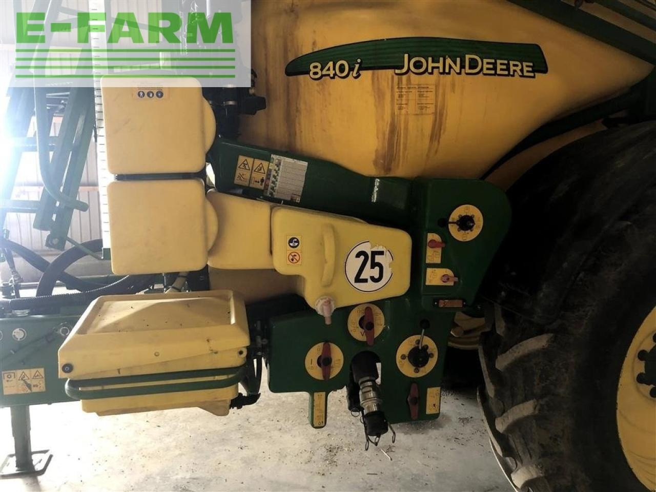 John Deere 840 i 24 meter - Pulvérisateur traîné: photos 5 John Deere 840 i 24 meter - Pulvérisateur traîné: photos 5