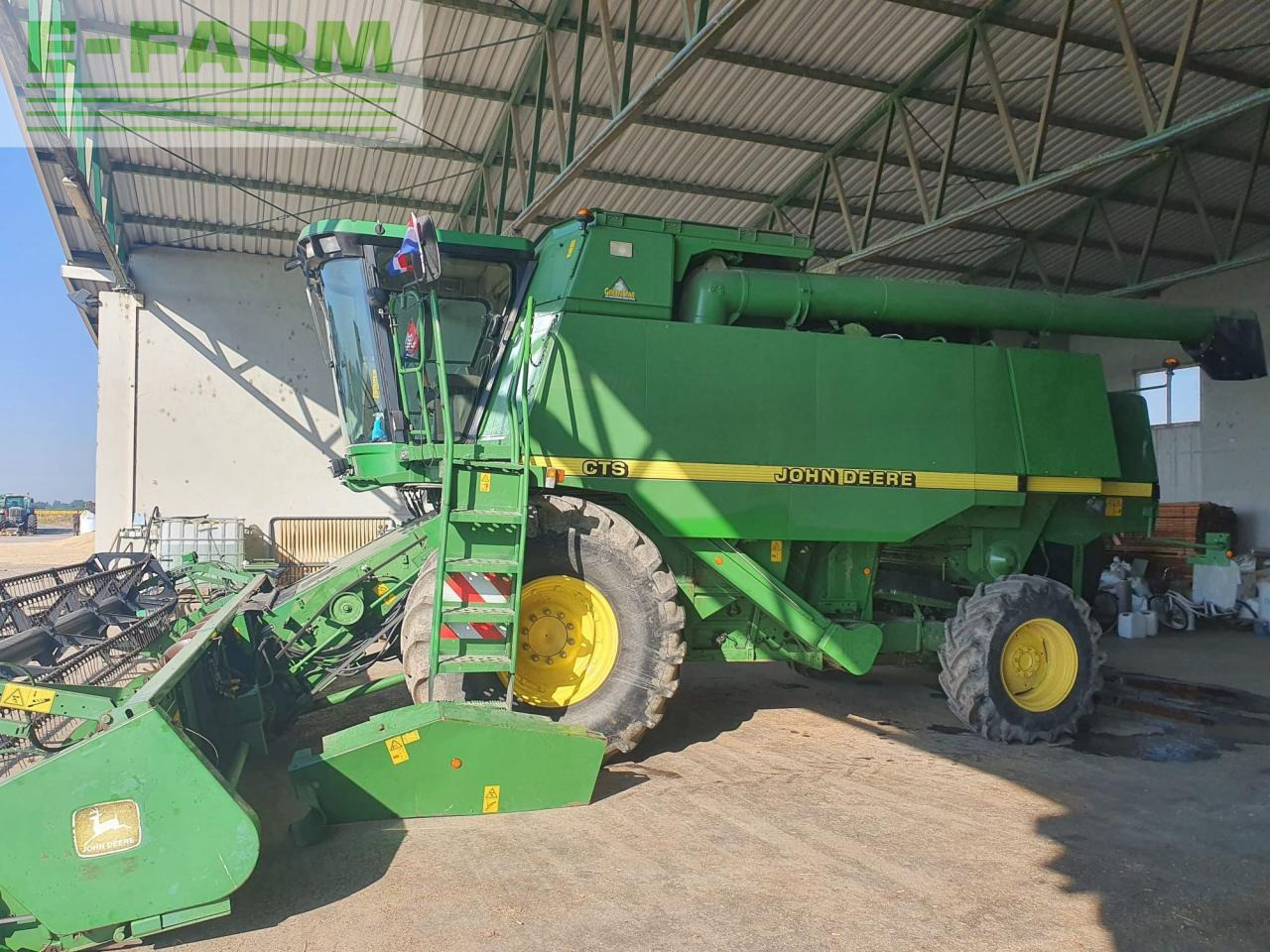 John Deere CTS - Moissonneuse-batteuse: photos 1 John Deere CTS - Moissonneuse-batteuse: photos 1