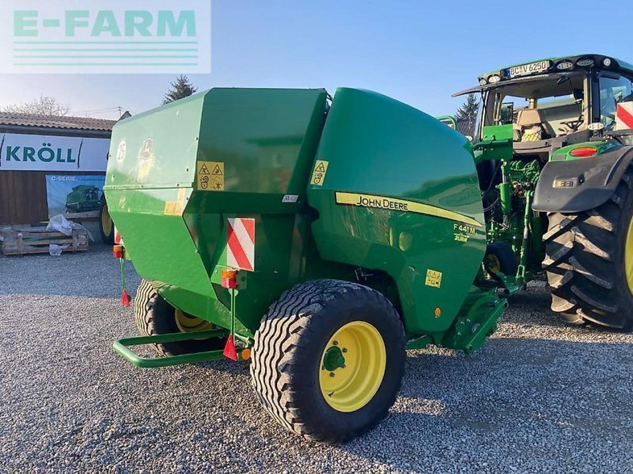 John Deere f441 n mc - Presse à balles cubiques: photos 3 John Deere f441 n mc - Presse à balles cubiques: photos 3
