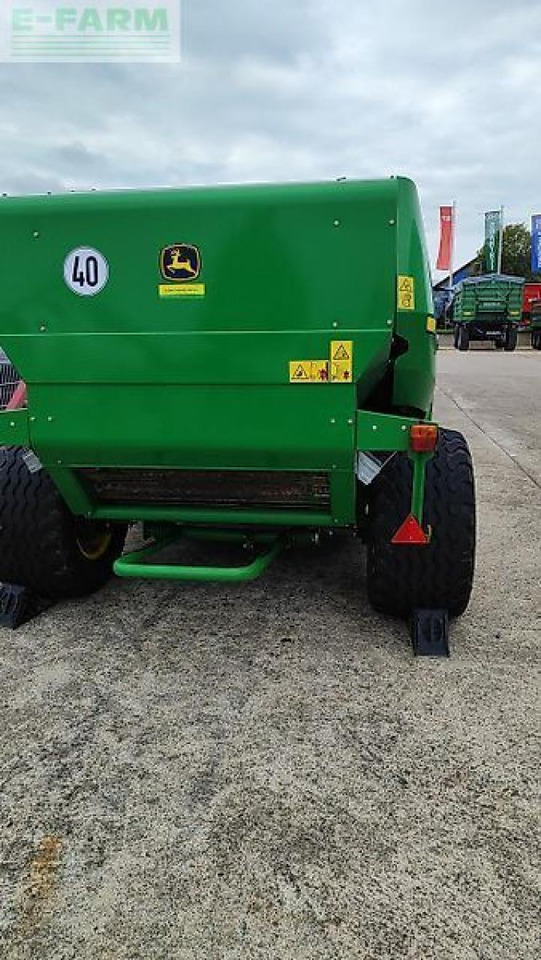 John Deere f441r - Presse à balles cubiques: photos 4 John Deere f441r - Presse à balles cubiques: photos 4