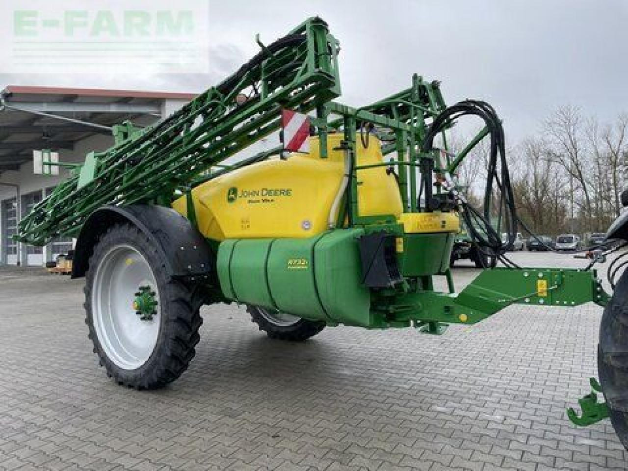 John Deere r 732i - Pulvérisateur traîné: photos 1 John Deere r 732i - Pulvérisateur traîné: photos 1