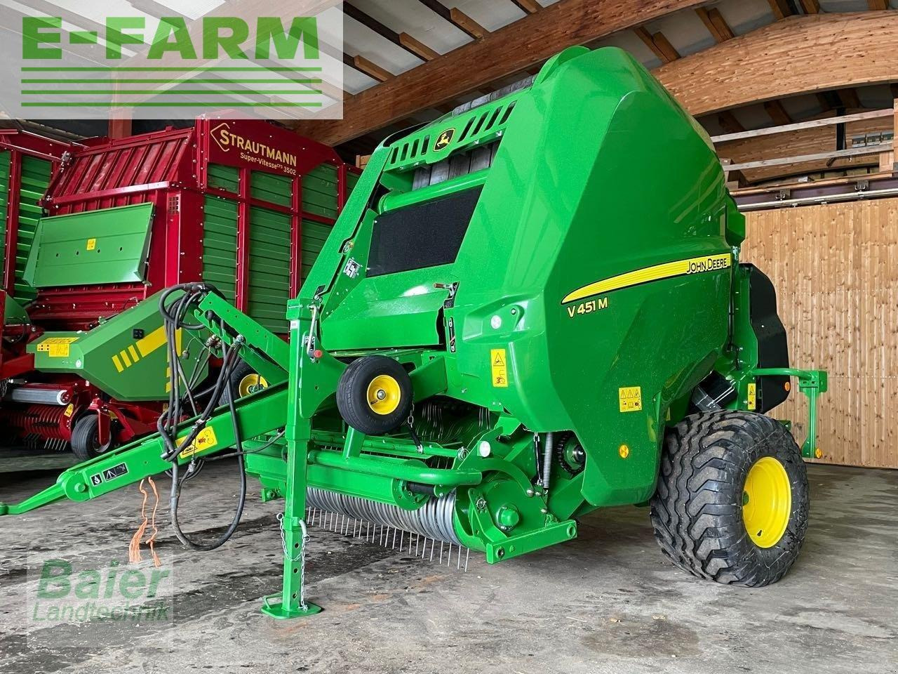 John Deere v451m - Presse à balles cubiques: photos 1 John Deere v451m - Presse à balles cubiques: photos 1