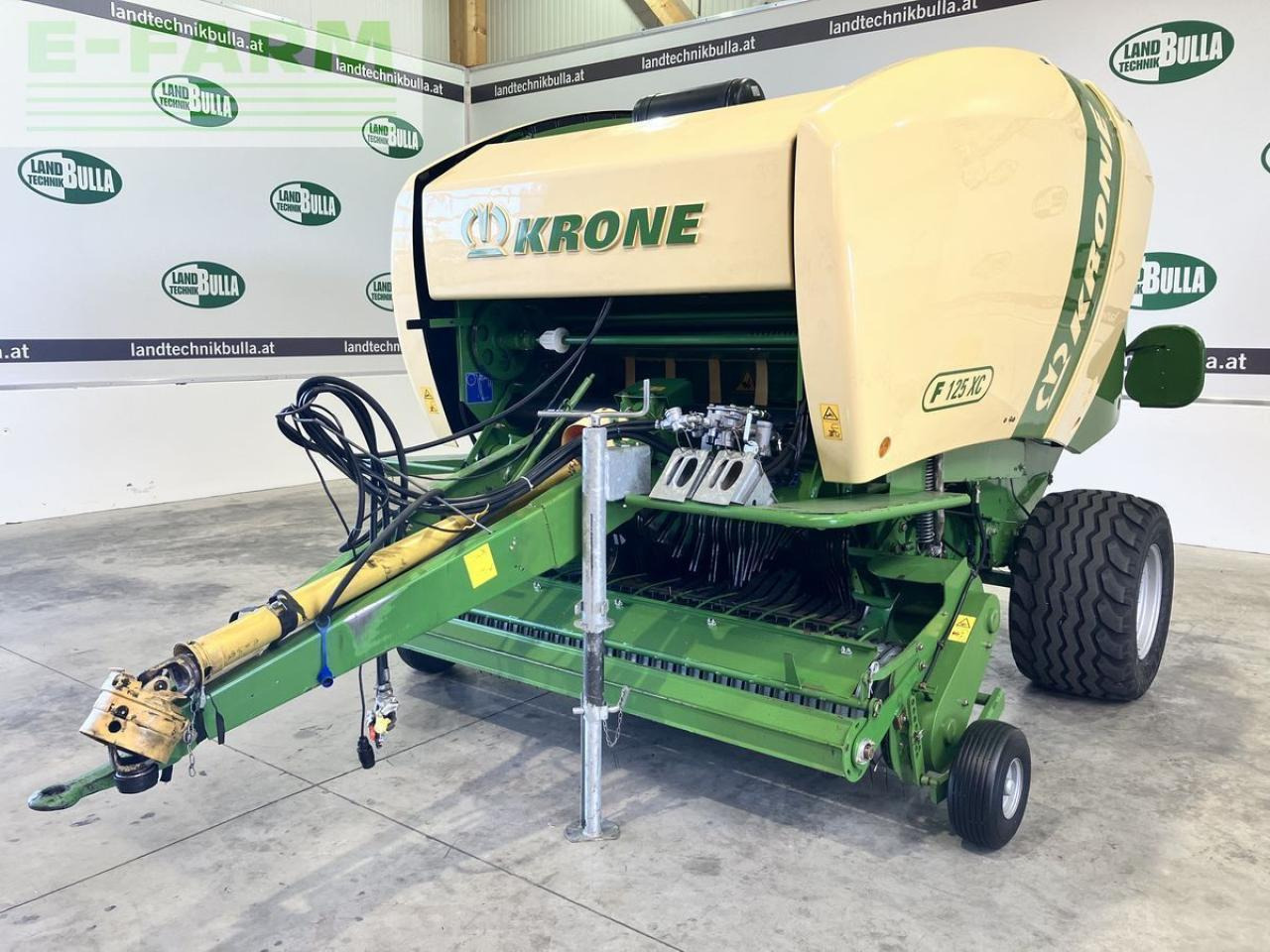 Krone comprima f 125 xc - Presse à balles cubiques: photos 1 Krone comprima f 125 xc - Presse à balles cubiques: photos 1