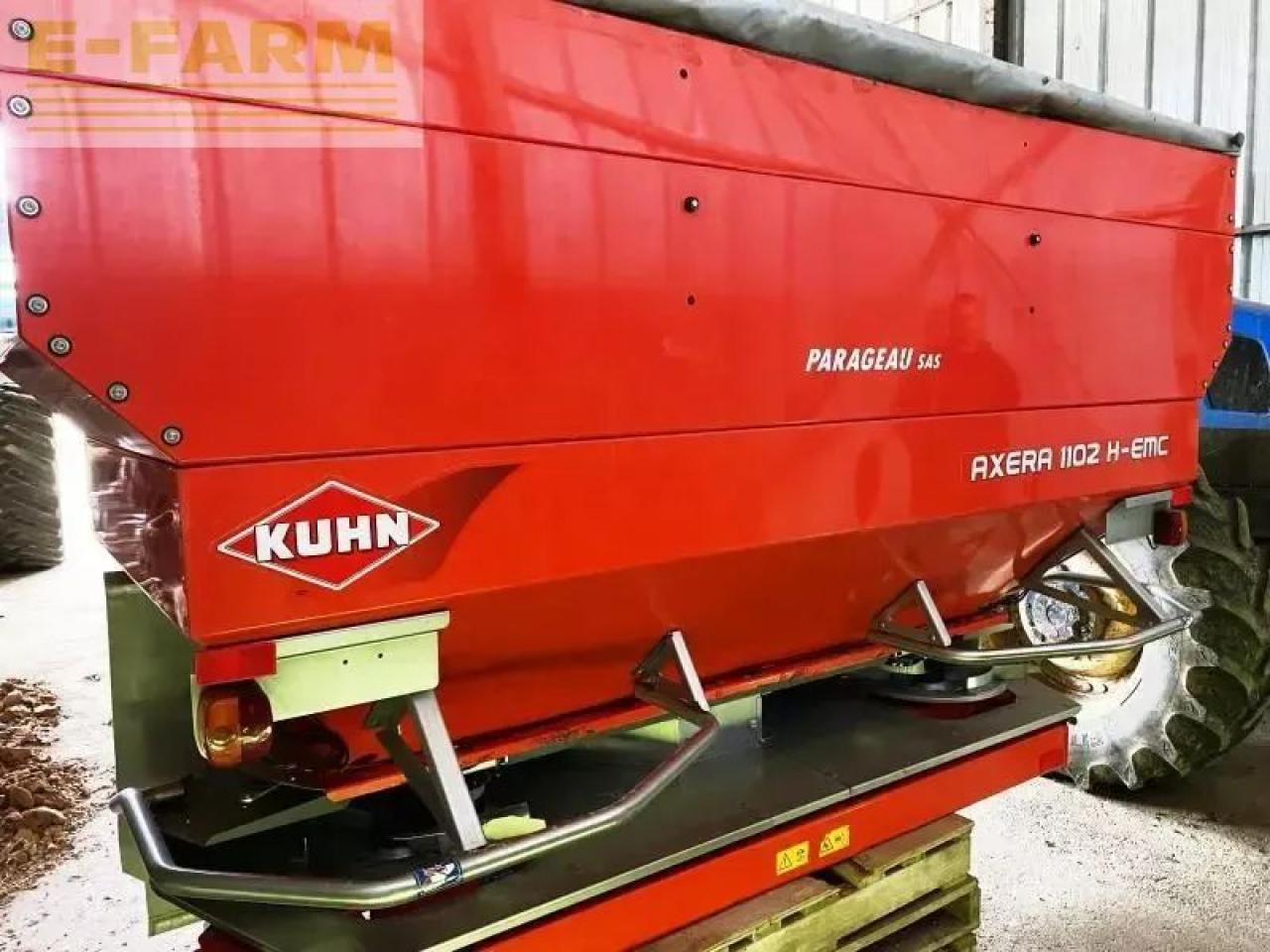 Kuhn axera 1102 h-emc - Distributeur d'engrais: photos 2 Kuhn axera 1102 h-emc - Distributeur d'engrais: photos 2