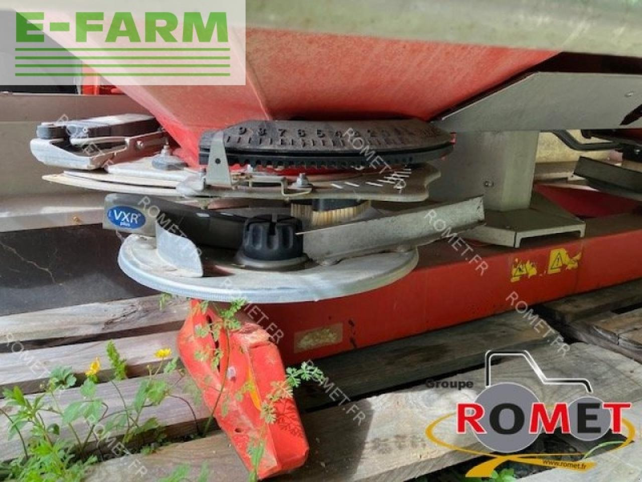 Kuhn axis 40.2 m-emc - Distributeur d'engrais: photos 4 Kuhn axis 40.2 m-emc - Distributeur d'engrais: photos 4