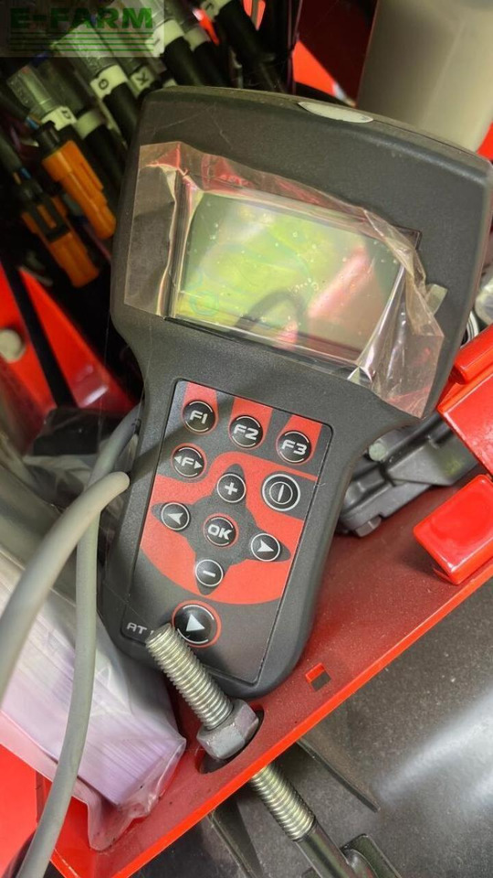 Kuhn merge maxx 950 bandschwader - Faneuse: photos 2 Kuhn merge maxx 950 bandschwader - Faneuse: photos 2