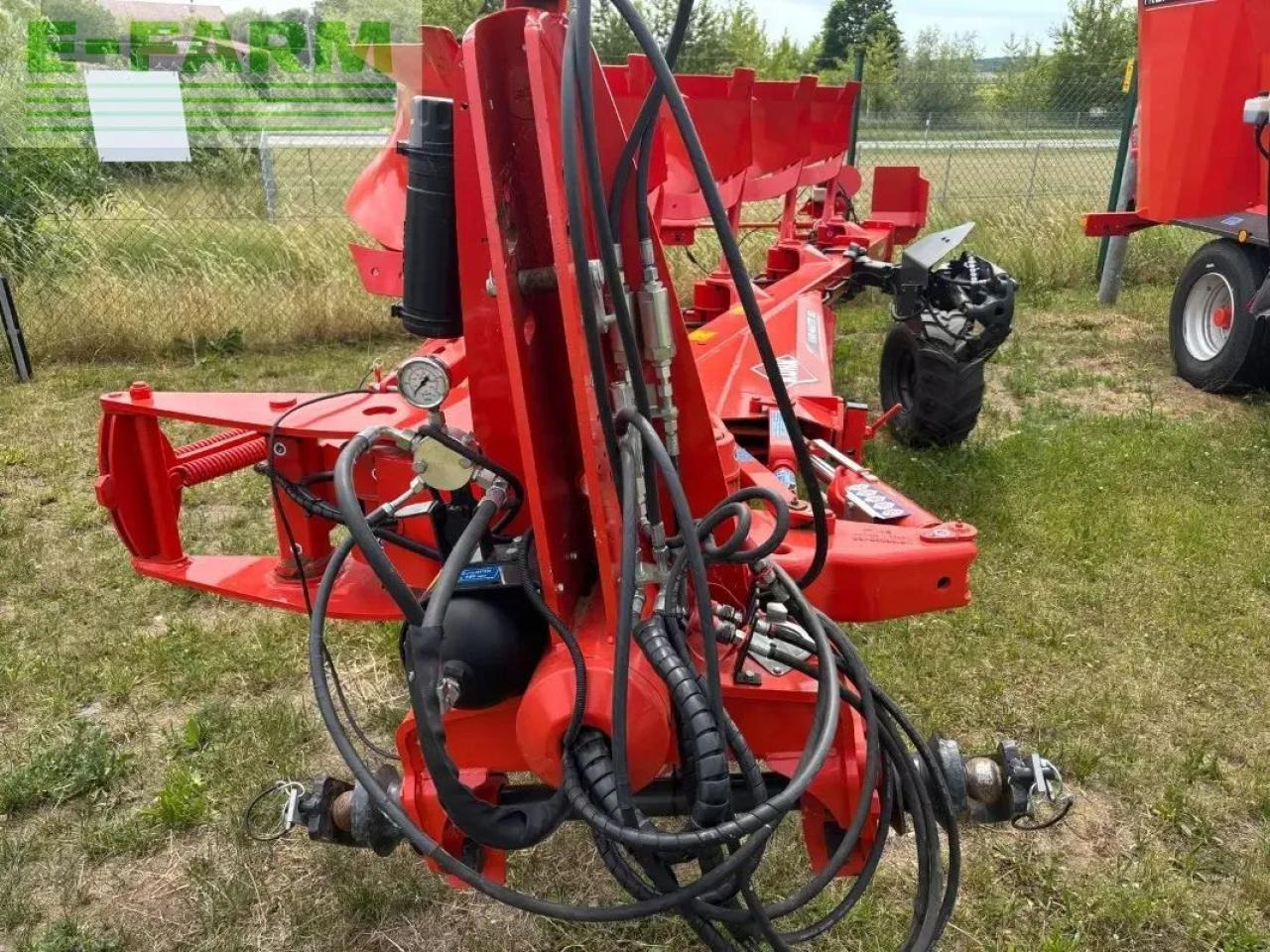Kuhn vari-master 153 5 (4e+1) - Charrue: photos 2 Kuhn vari-master 153 5 (4e+1) - Charrue: photos 2