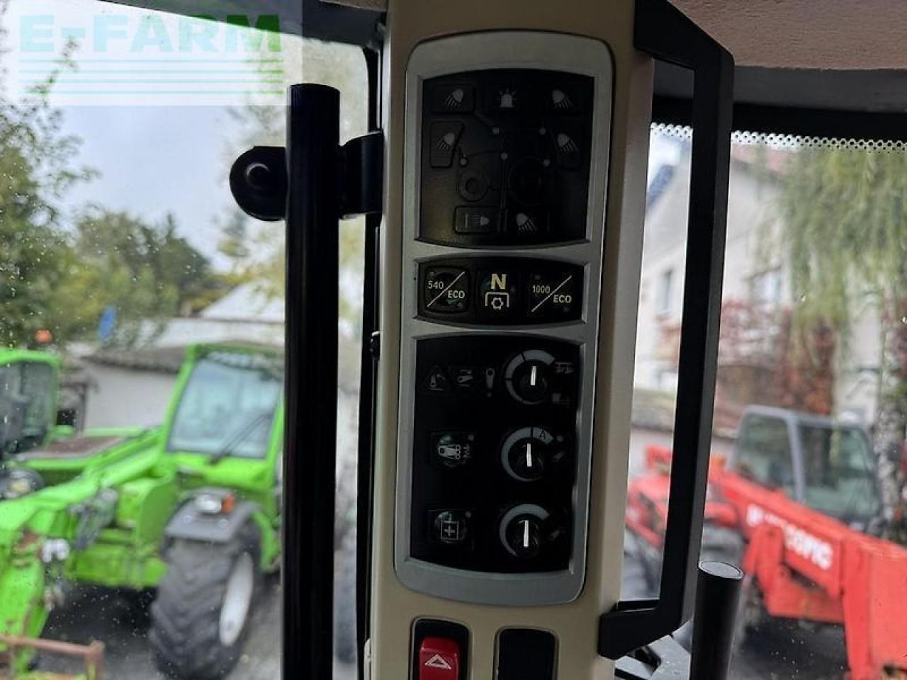 Tracteur agricole Massey Ferguson 5610 dyna-4 + mx t410: photos 15 Tracteur agricole Massey Ferguson 5610 dyna-4 + mx t410: photos 15