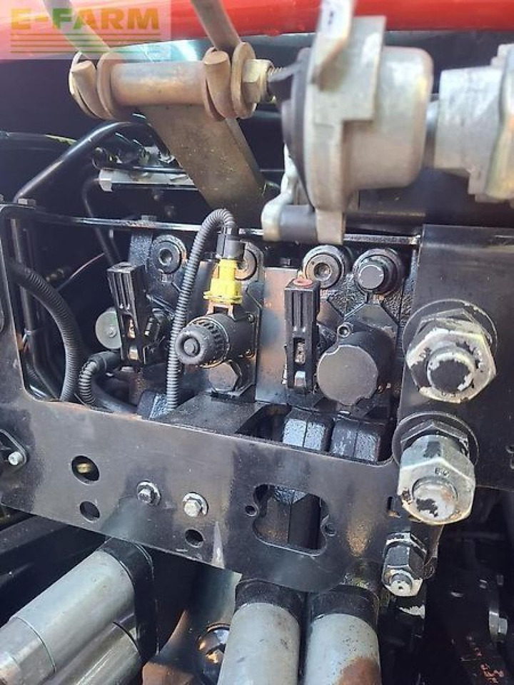 Tracteur agricole Massey Ferguson 6475: photos 24