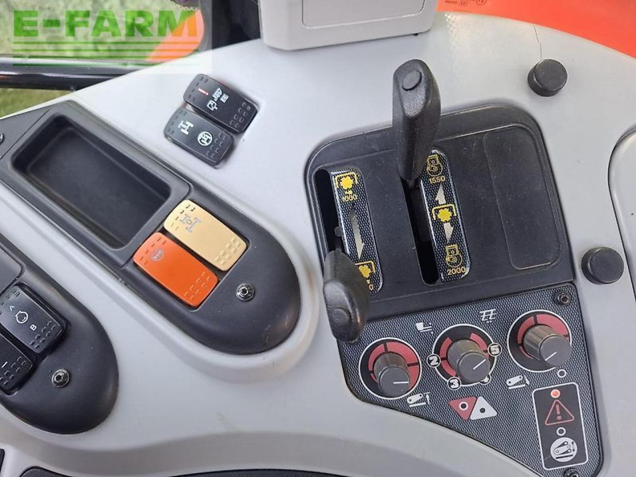 Tracteur agricole Massey Ferguson 6475: photos 13