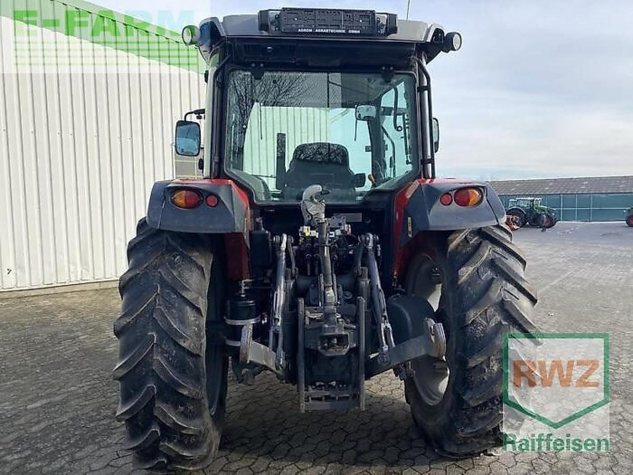 Massey Ferguson 6712 - Tracteur agricole: photos 3 Massey Ferguson 6712 - Tracteur agricole: photos 3