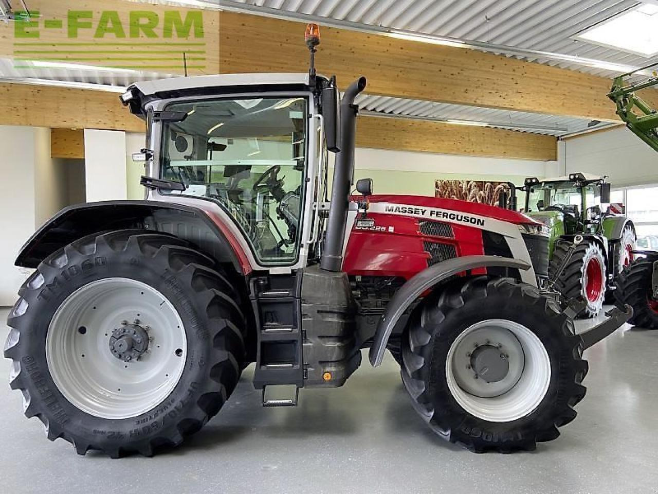Massey Ferguson 8s.225 dyna e-power - Tracteur agricole: photos 2 Massey Ferguson 8s.225 dyna e-power - Tracteur agricole: photos 2