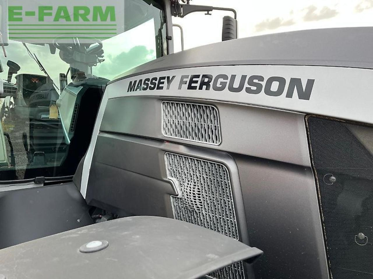 Massey Ferguson 8s.265 - Tracteur agricole: photos 5 Massey Ferguson 8s.265 - Tracteur agricole: photos 5