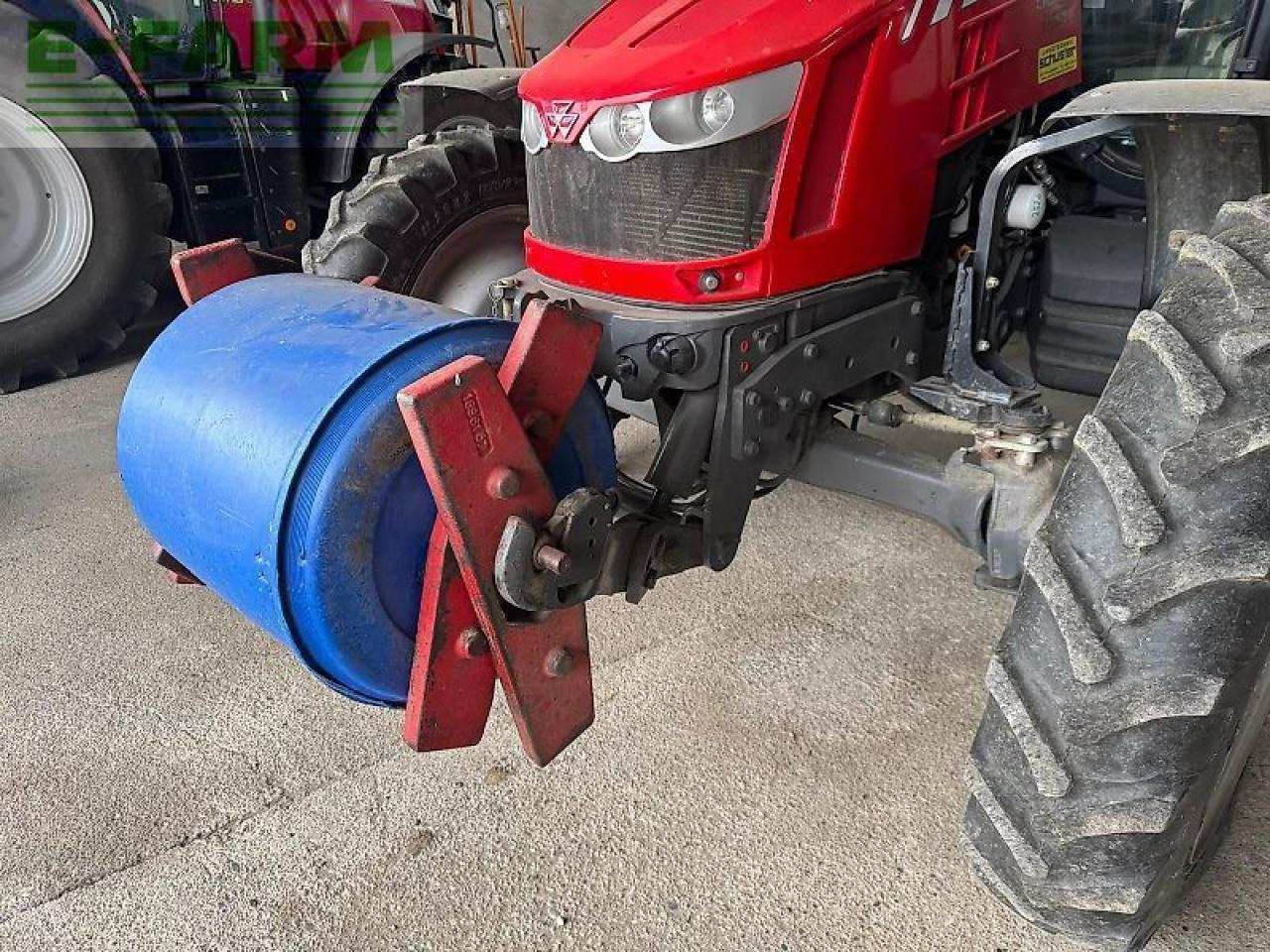 Massey Ferguson mf 5609 dyna-4 essential Essential - Tracteur agricole: photos 4 Massey Ferguson mf 5609 dyna-4 essential Essential - Tracteur agricole: photos 4