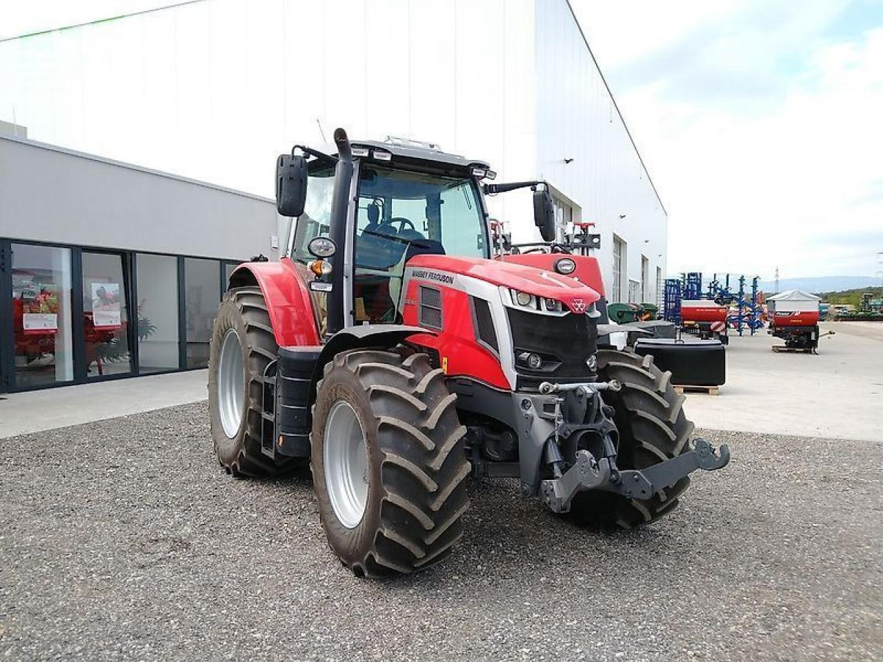 Massey Ferguson mf 6s.180 dyna-vt exclusive Exclusive - Tracteur agricole: photos 2 Massey Ferguson mf 6s.180 dyna-vt exclusive Exclusive - Tracteur agricole: photos 2
