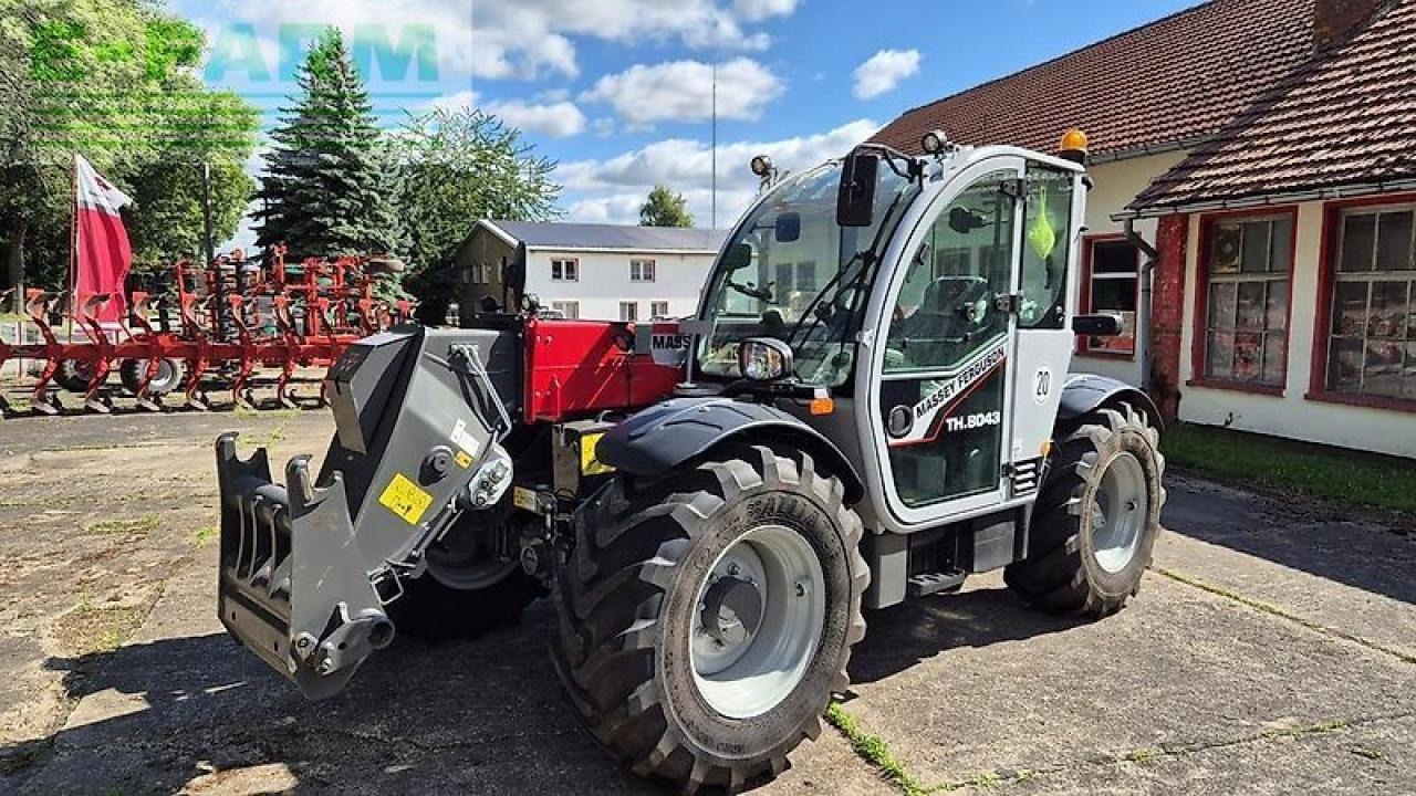 Massey Ferguson th.8043 - Chariot télescopique: photos 3 Massey Ferguson th.8043 - Chariot télescopique: photos 3