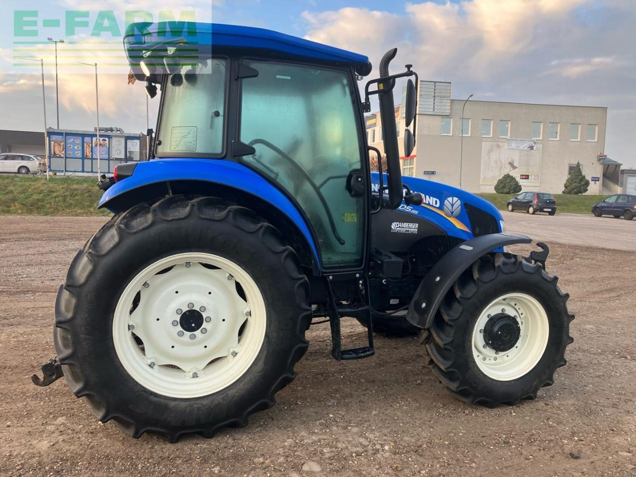 New Holland TD5.85 - Tracteur agricole: photos 4 New Holland TD5.85 - Tracteur agricole: photos 4