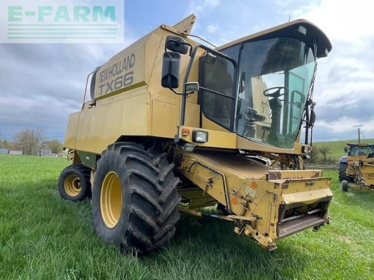 New Holland TX66 - Moissonneuse-batteuse: photos 1 New Holland TX66 - Moissonneuse-batteuse: photos 1