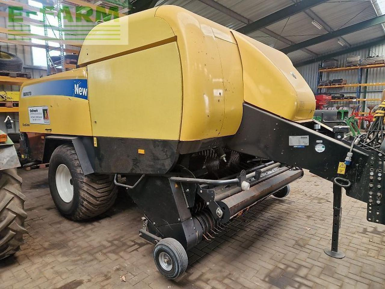 New Holland bb 9070 - Presse à balles cubiques: photos 3 New Holland bb 9070 - Presse à balles cubiques: photos 3