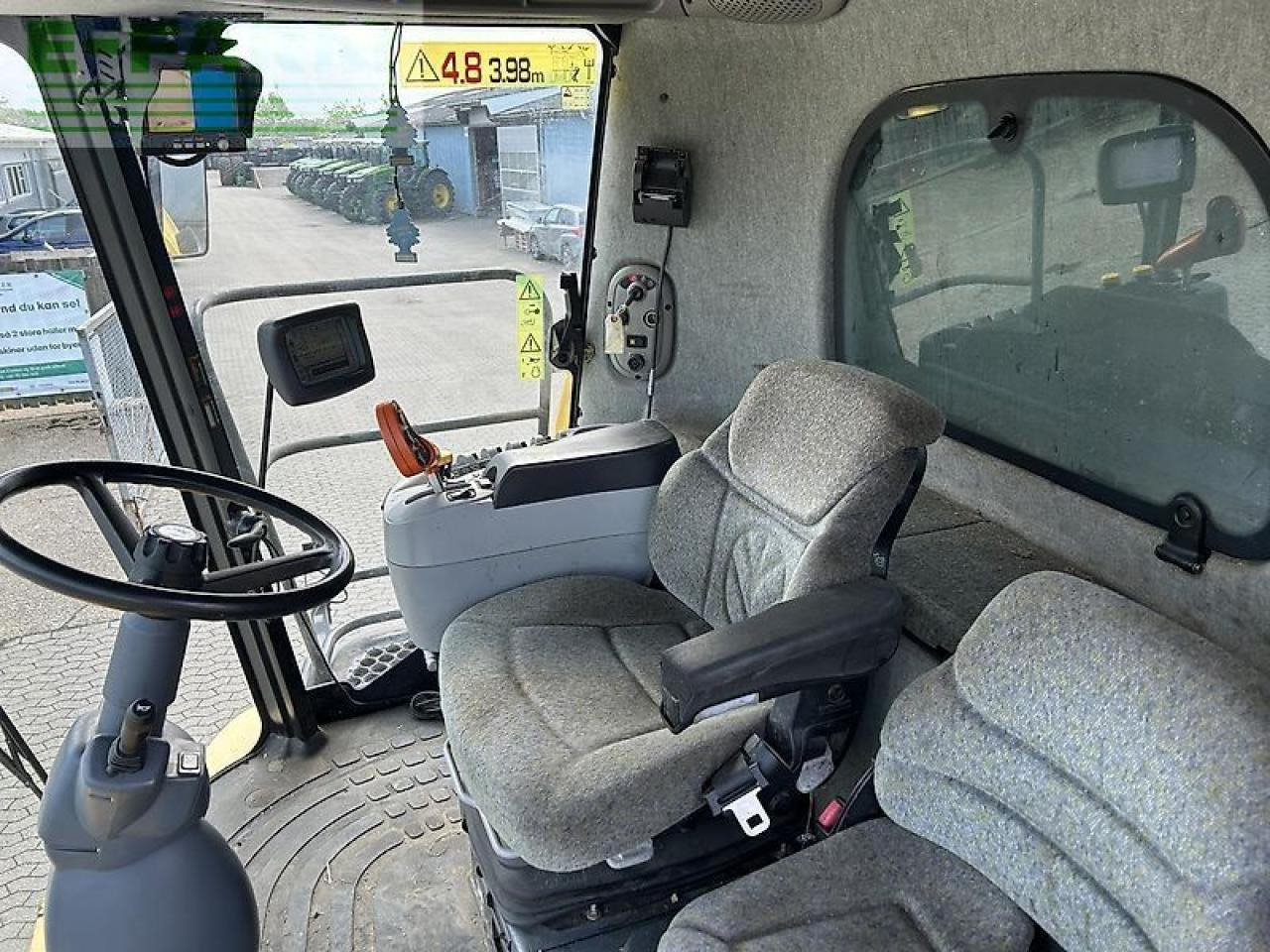 New Holland cr 980 - Moissonneuse-batteuse: photos 3 New Holland cr 980 - Moissonneuse-batteuse: photos 3