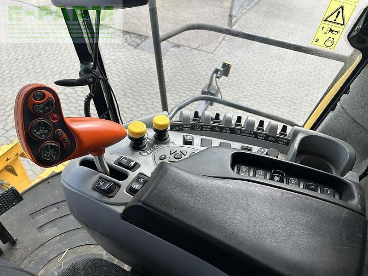 New Holland cr 980 - Moissonneuse-batteuse: photos 4 New Holland cr 980 - Moissonneuse-batteuse: photos 4