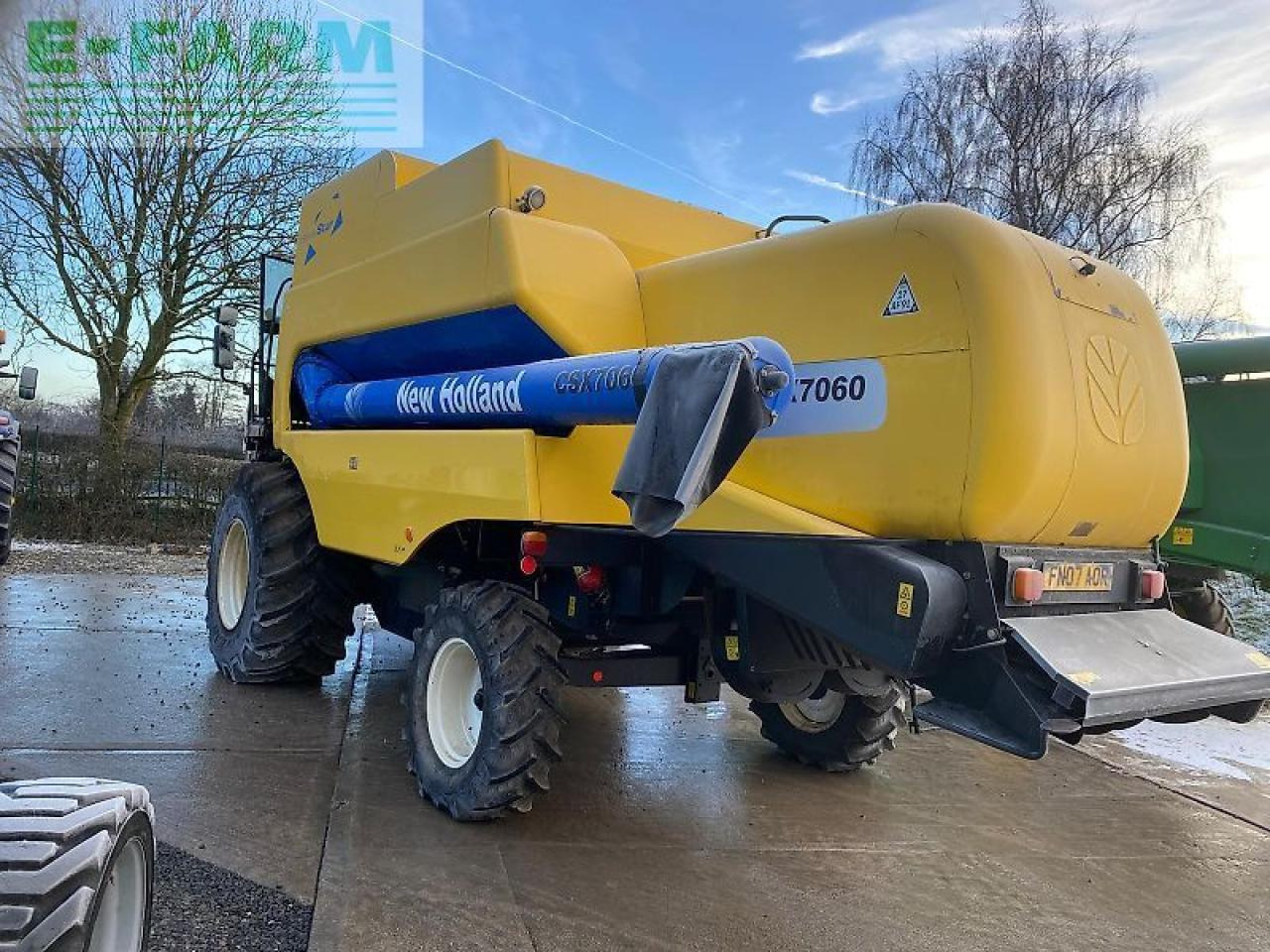 New Holland csx 7060 - Moissonneuse-batteuse: photos 3 New Holland csx 7060 - Moissonneuse-batteuse: photos 3