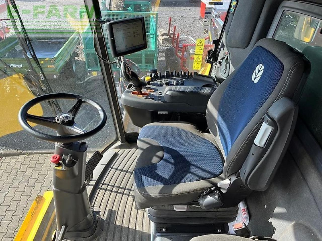 New Holland cx 6.90 - Moissonneuse-batteuse: photos 5 New Holland cx 6.90 - Moissonneuse-batteuse: photos 5