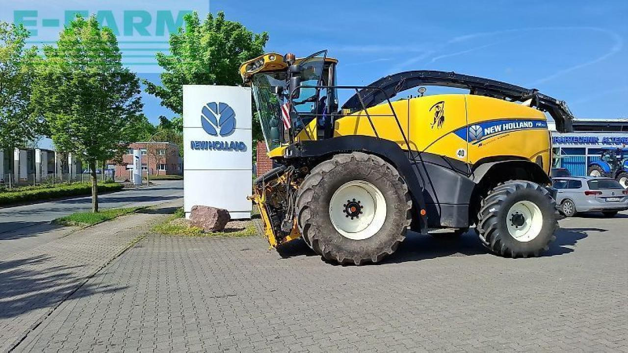 New Holland fr 700 / fr700 - Ensileuse: photos 1 New Holland fr 700 / fr700 - Ensileuse: photos 1