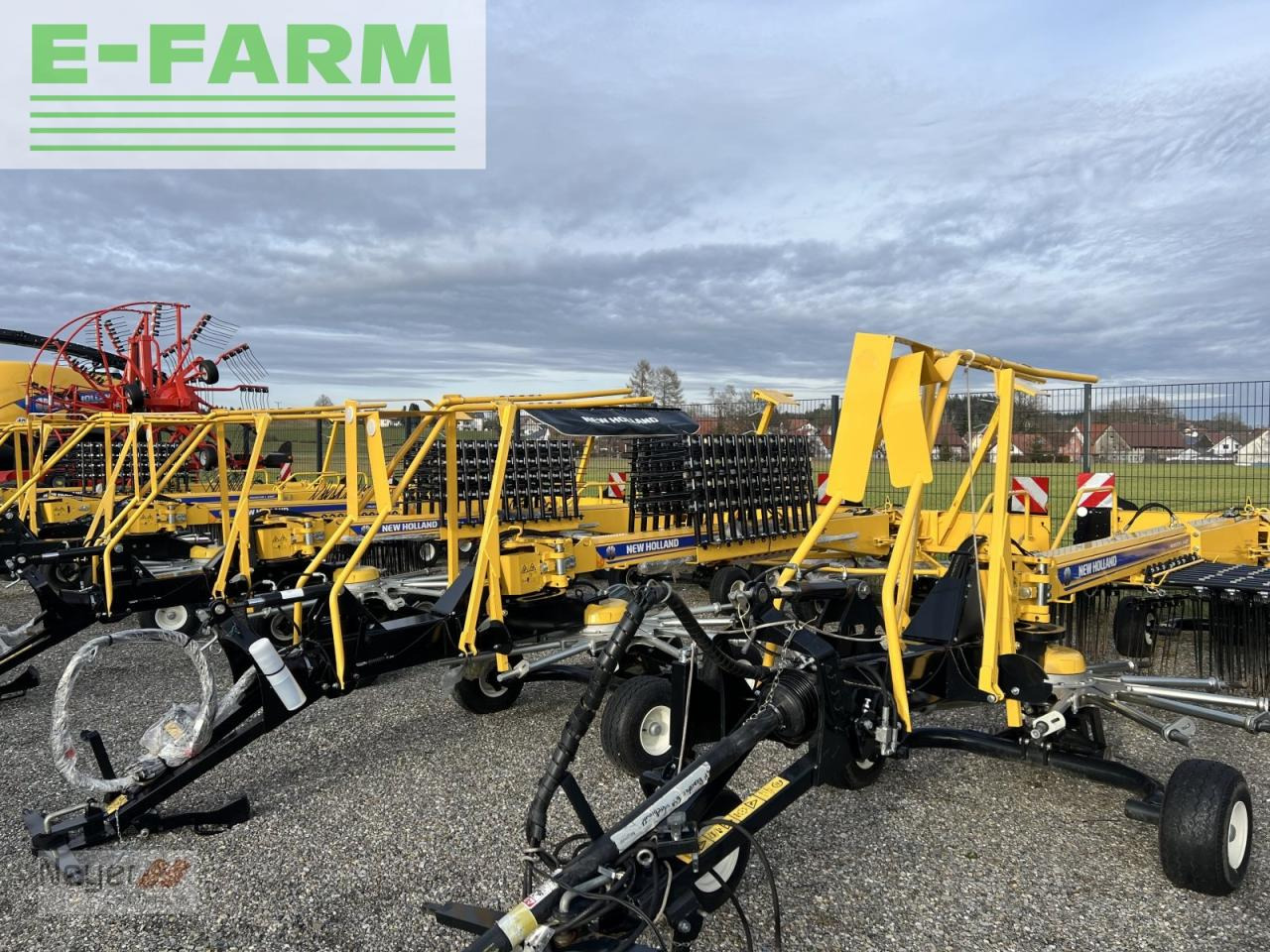 New Holland prorotor l640 t + autosteer - Faneuse: photos 1 New Holland prorotor l640 t + autosteer - Faneuse: photos 1