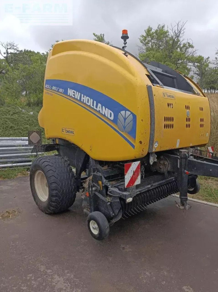 New Holland rolt belt 180 superfeed - Presse à balles cubiques: photos 2 New Holland rolt belt 180 superfeed - Presse à balles cubiques: photos 2