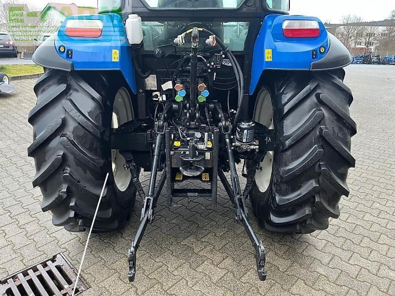 New Holland t 5.95 - Tracteur agricole: photos 5 New Holland t 5.95 - Tracteur agricole: photos 5