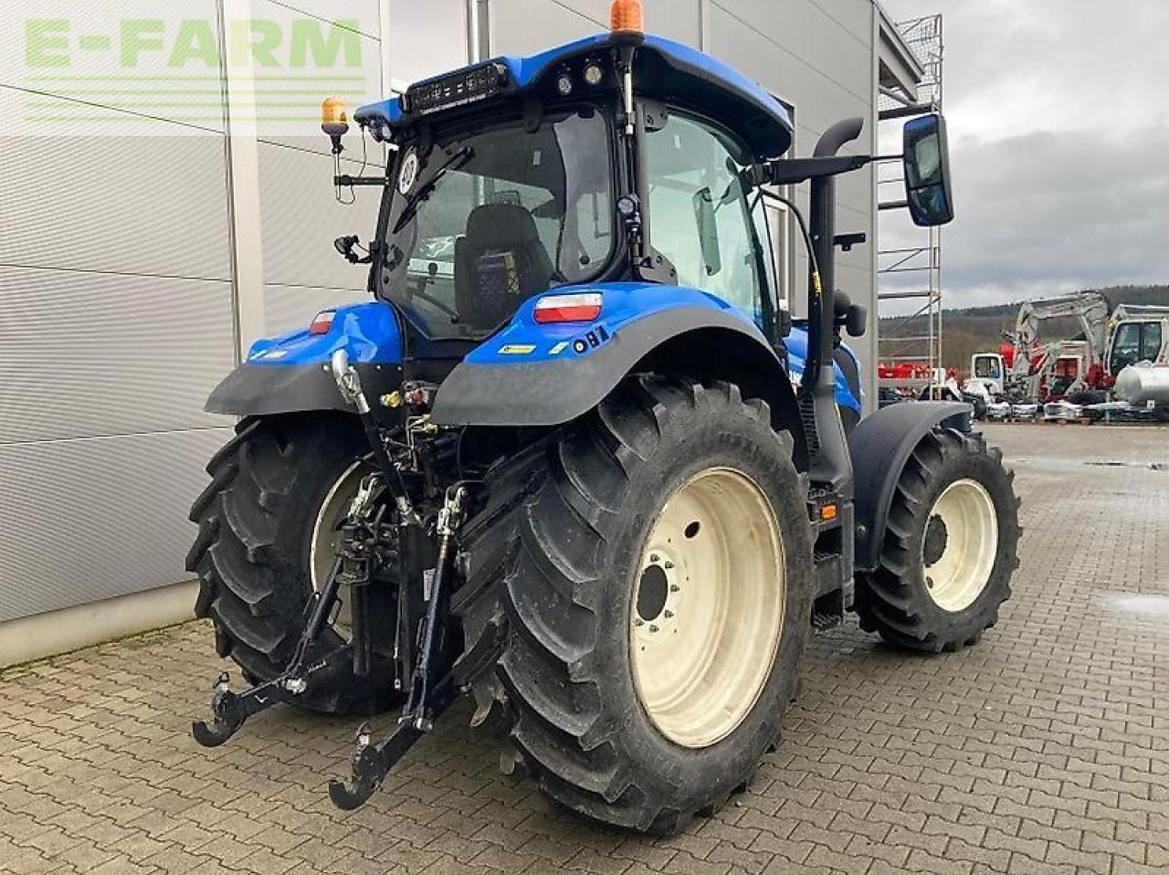 New Holland t 6.145 ec - Tracteur agricole: photos 3 New Holland t 6.145 ec - Tracteur agricole: photos 3