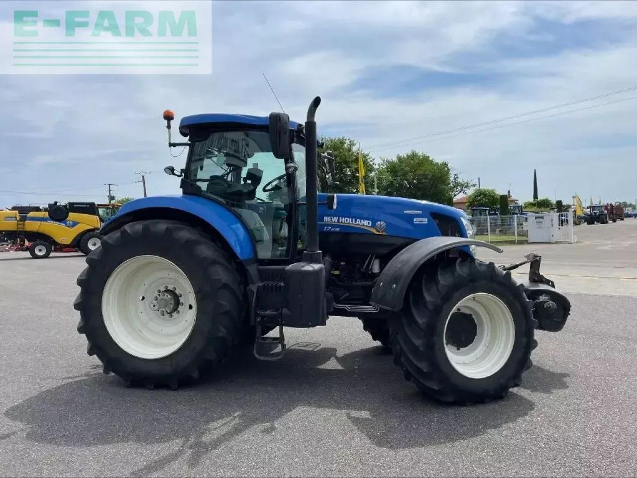 New Holland t 7.235 - Tracteur agricole: photos 5 New Holland t 7.235 - Tracteur agricole: photos 5