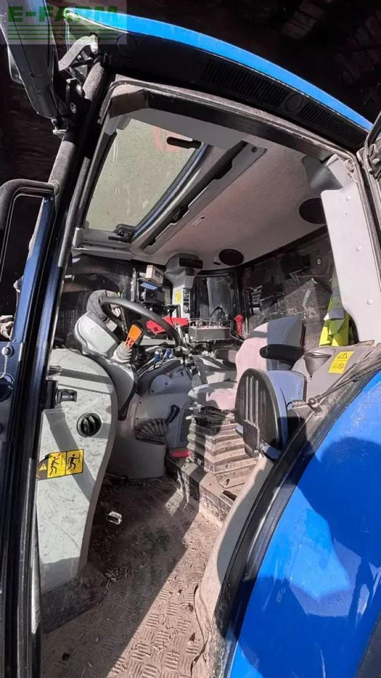 New Holland t5.100 dual command - Tracteur agricole: photos 3 New Holland t5.100 dual command - Tracteur agricole: photos 3