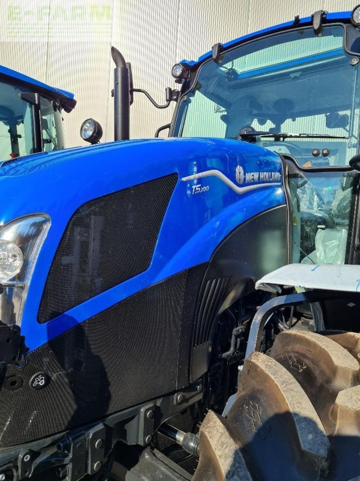 New Holland t5.100 dual command - Tracteur agricole: photos 3 New Holland t5.100 dual command - Tracteur agricole: photos 3