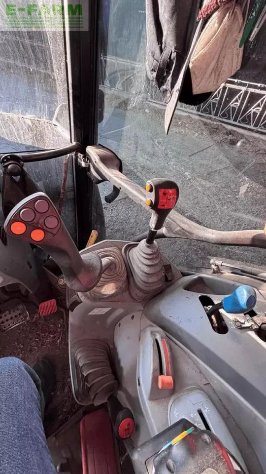 New Holland t5.100 dual command - Tracteur agricole: photos 5 New Holland t5.100 dual command - Tracteur agricole: photos 5