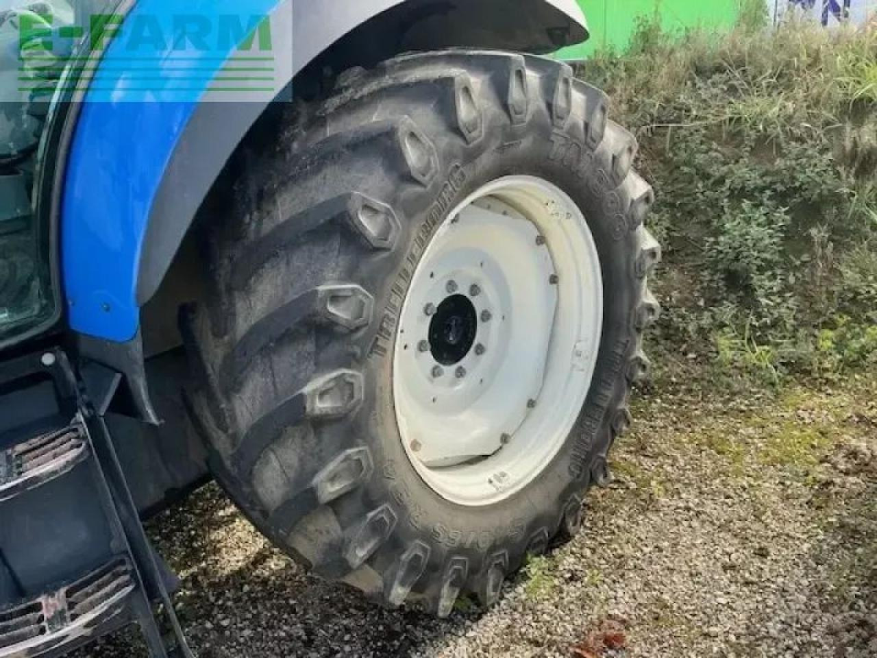 New Holland t5.105 - Tracteur agricole: photos 5 New Holland t5.105 - Tracteur agricole: photos 5