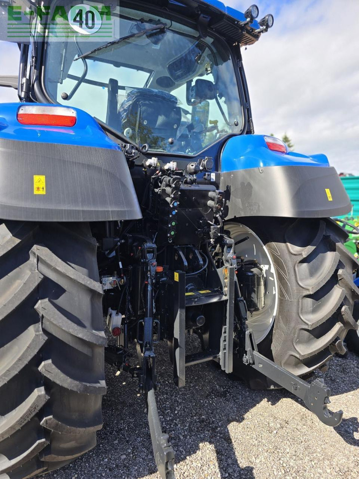 New Holland t5.110 dynamic command (stage v) - Tracteur agricole: photos 5 New Holland t5.110 dynamic command (stage v) - Tracteur agricole: photos 5