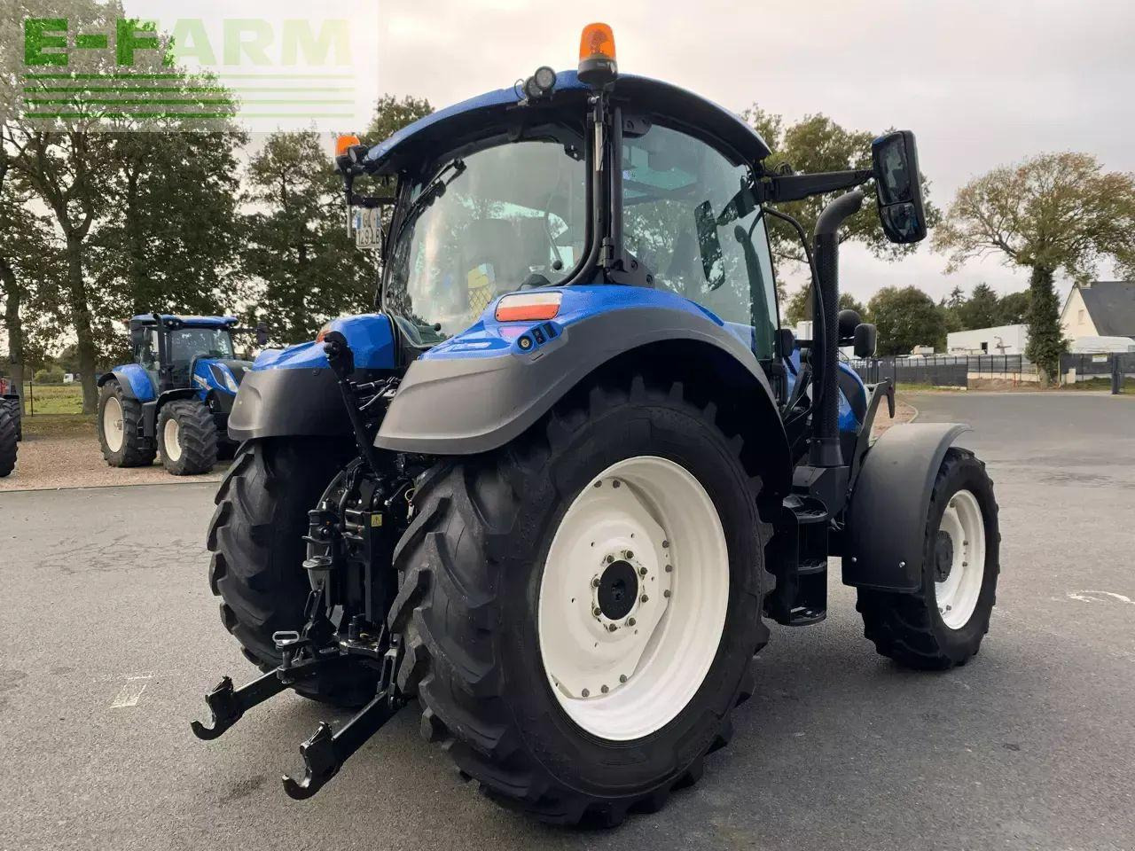 New Holland t5.120 dynamic command - Tracteur agricole: photos 3 New Holland t5.120 dynamic command - Tracteur agricole: photos 3