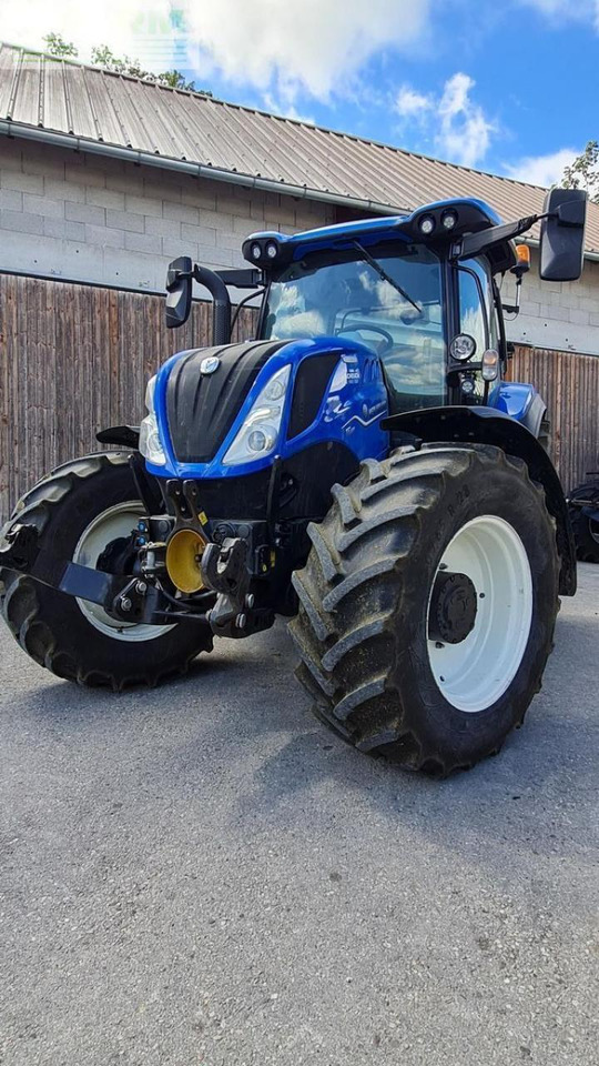 New Holland t5.120 dynamic command (stage v) - Tracteur agricole: photos 4 New Holland t5.120 dynamic command (stage v) - Tracteur agricole: photos 4